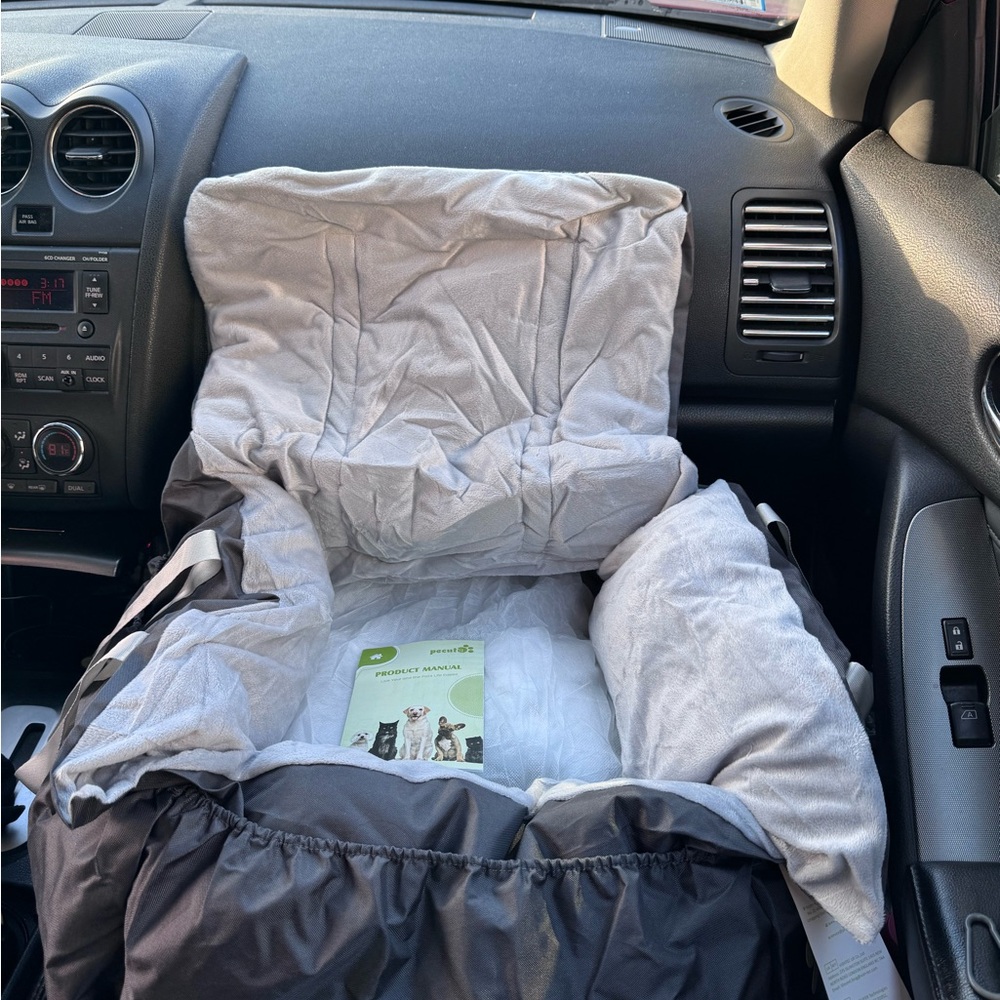 Pecut-Cozy Pet Car Seat for dogs-Gray & Black